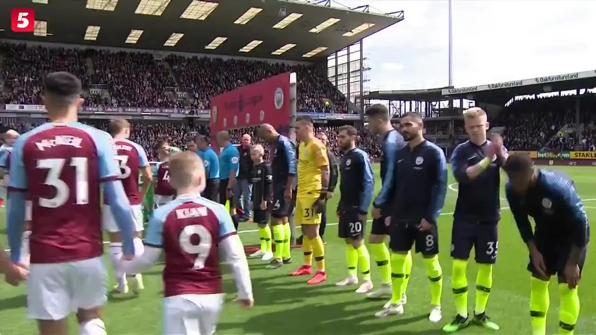 当国足面临 当国足面临